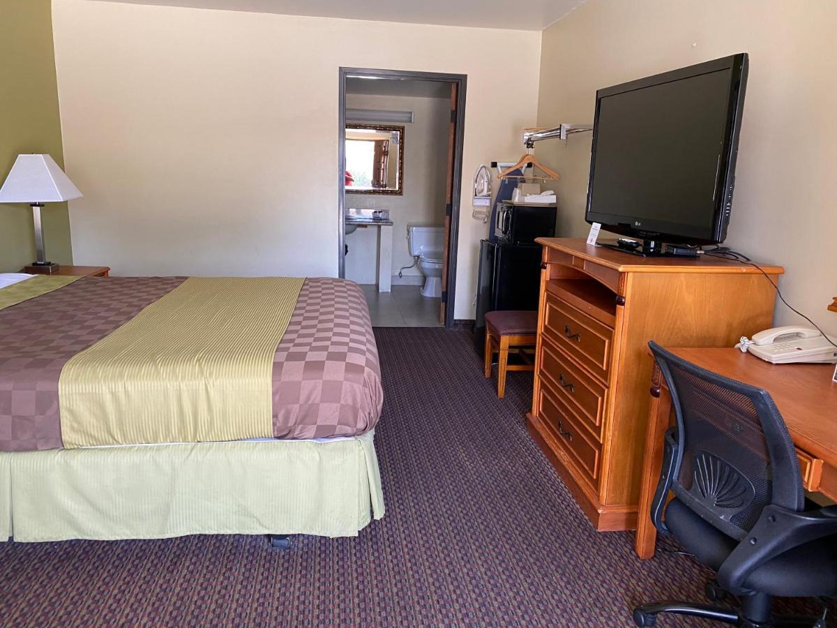Chariot - Pasadena Motel Glendale