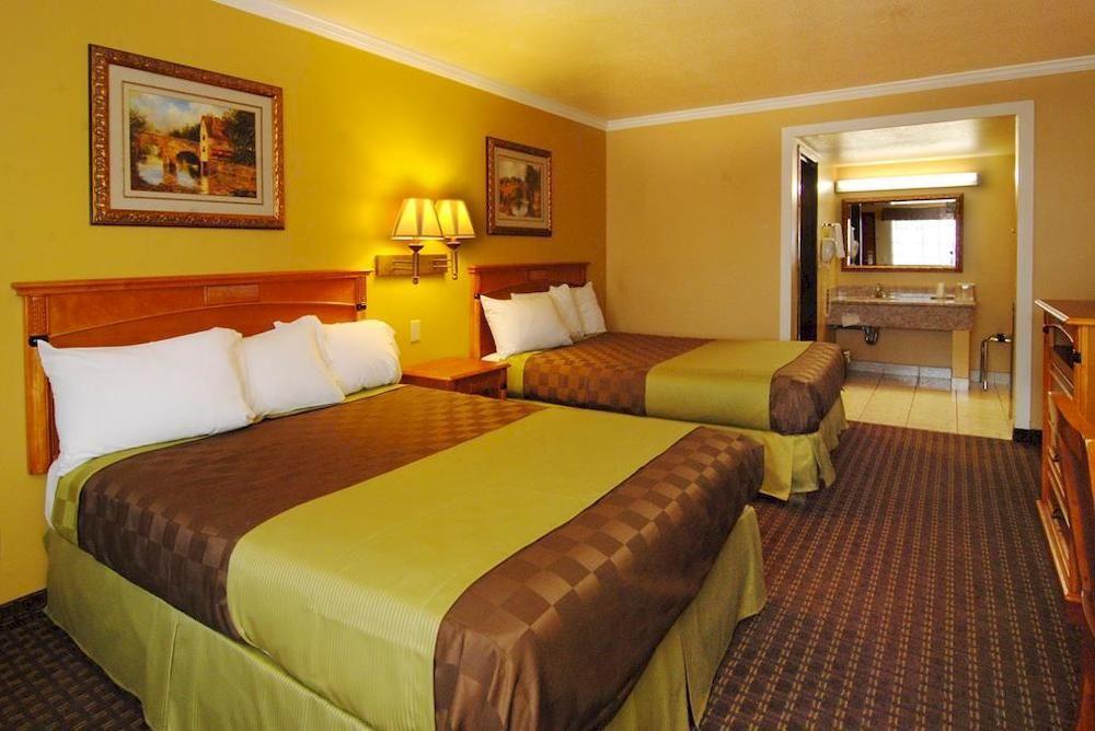 Chariot - Pasadena Motel Glendale