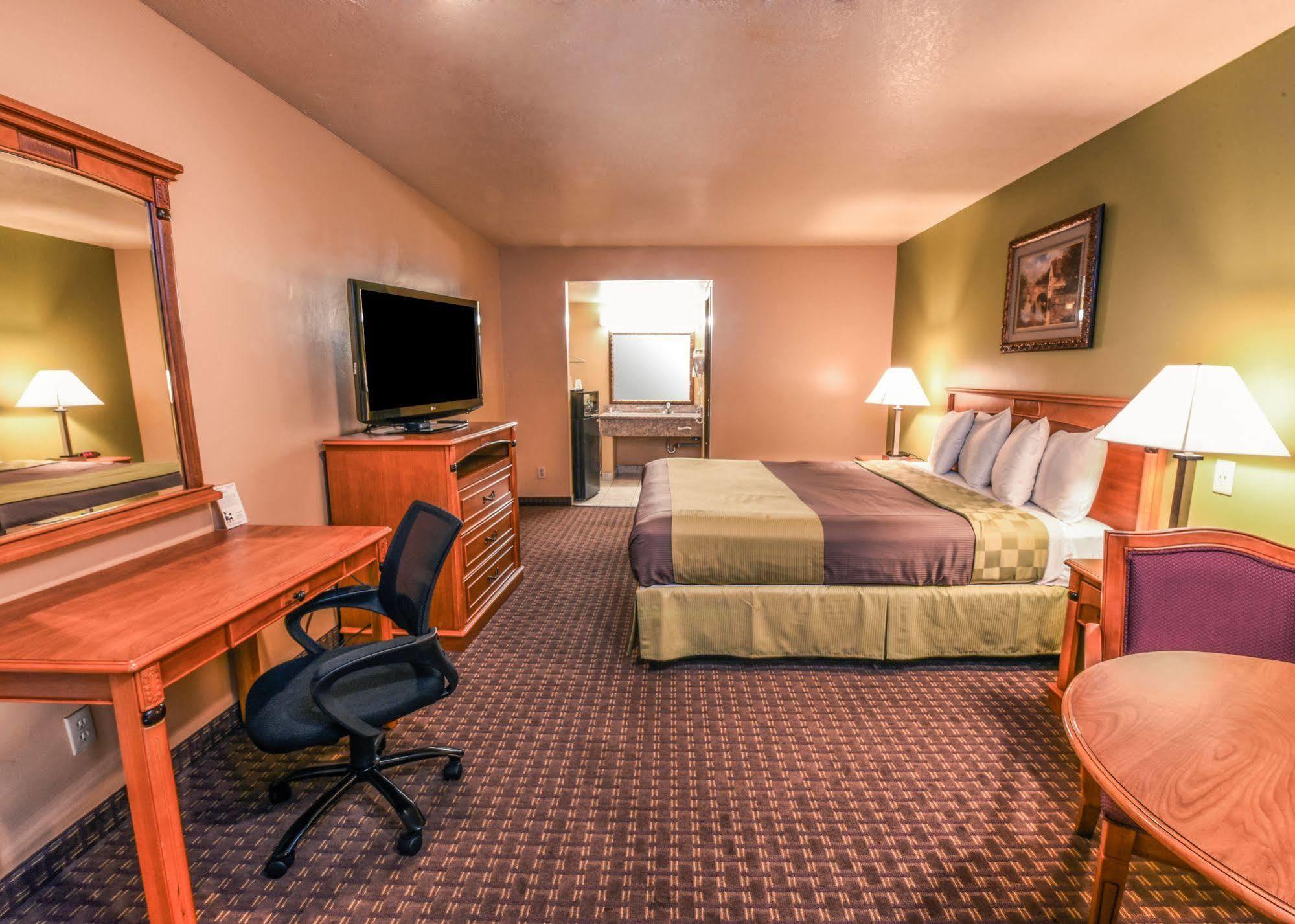 Chariot - Pasadena Motel Glendale