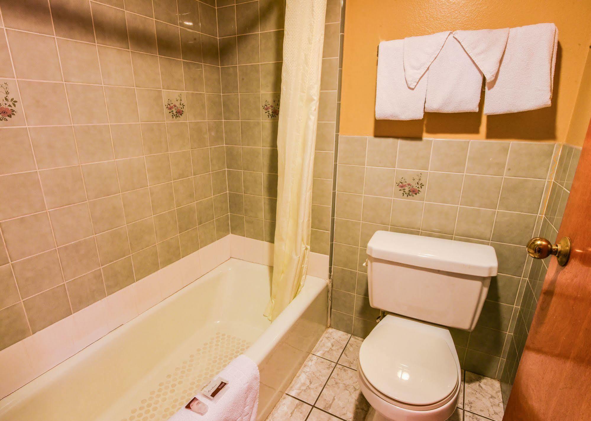 Chariot - Pasadena Motel Glendale